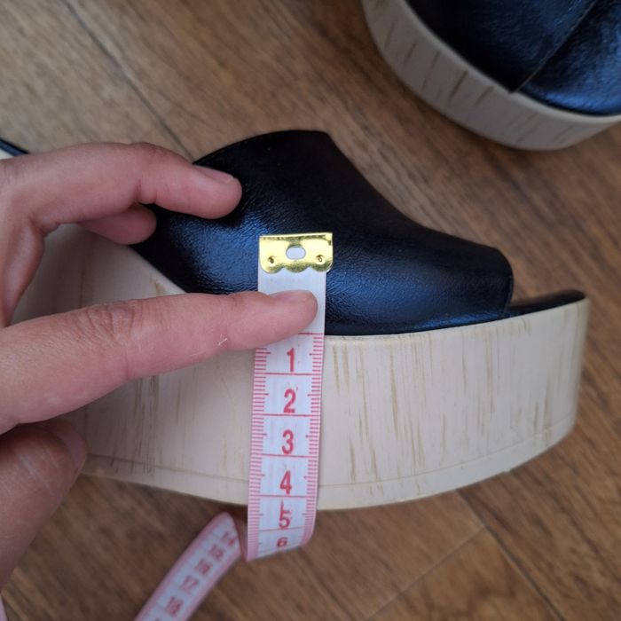 Шлепанці/ сабо натуральна шкіра зовні та всередині, устілка також.