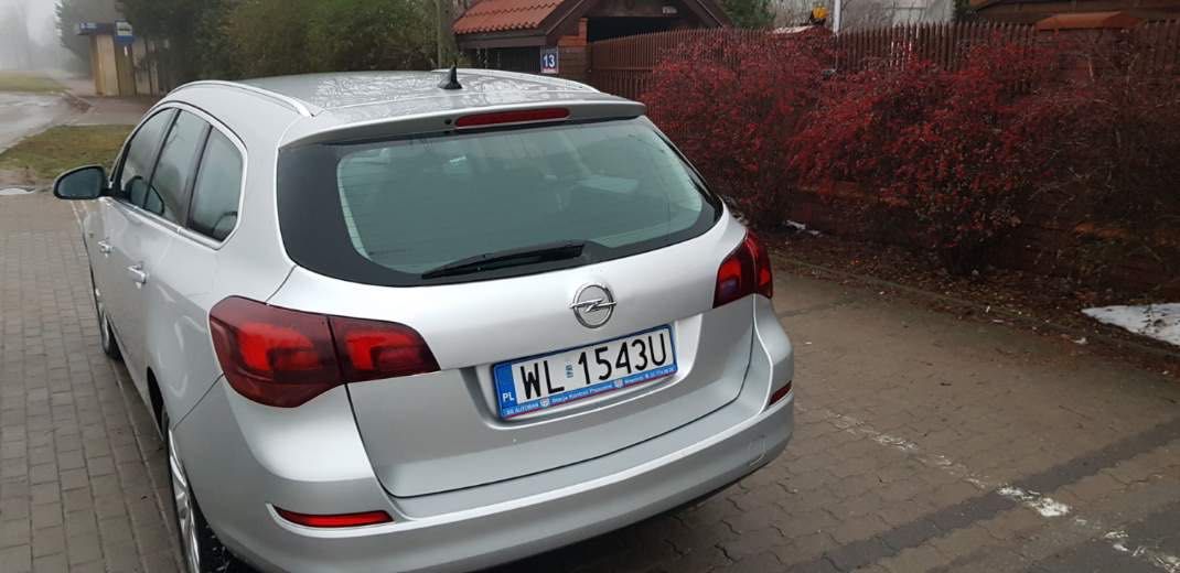 Sprzedam Opel Astra 2012r