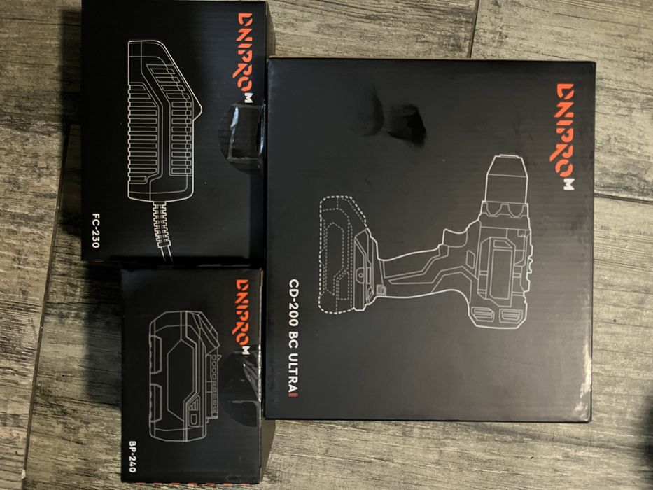 Акумуляторный шуруповерт Днипро м с АКБ и зарядкой