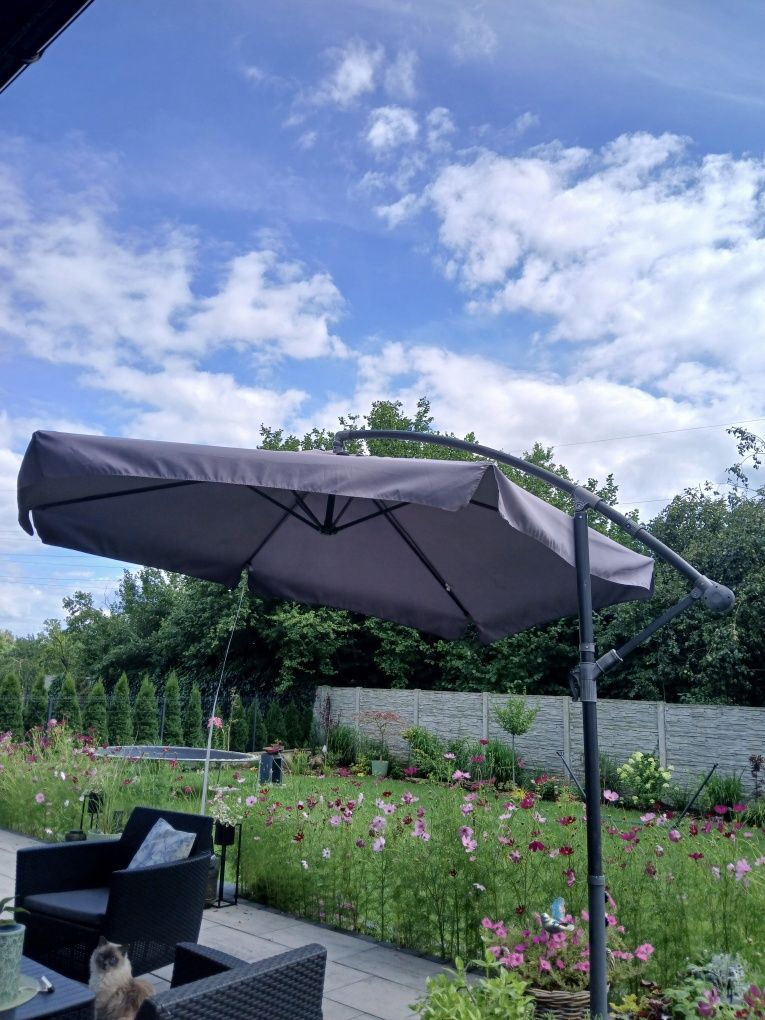 Parasol ogrodowy śre. 3,00 x wys. 2,50m