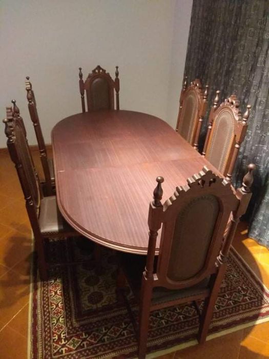 Mesa mais seis cadeiras