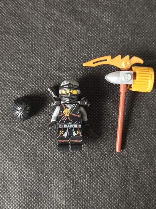 Figurka LEGO ninjago cole + komiks