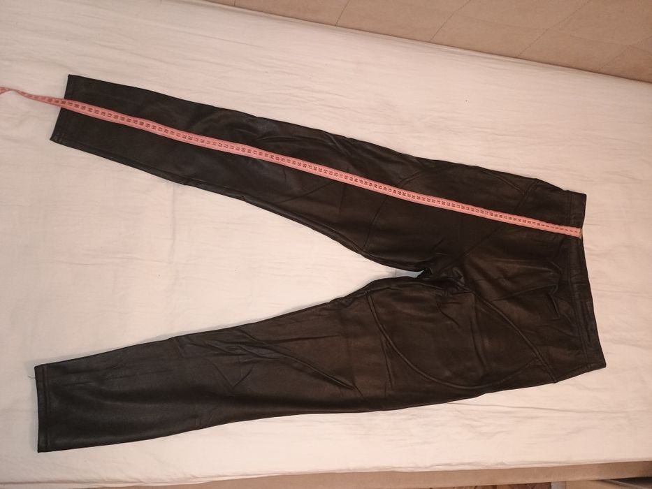 Штани зі шкірзамінника