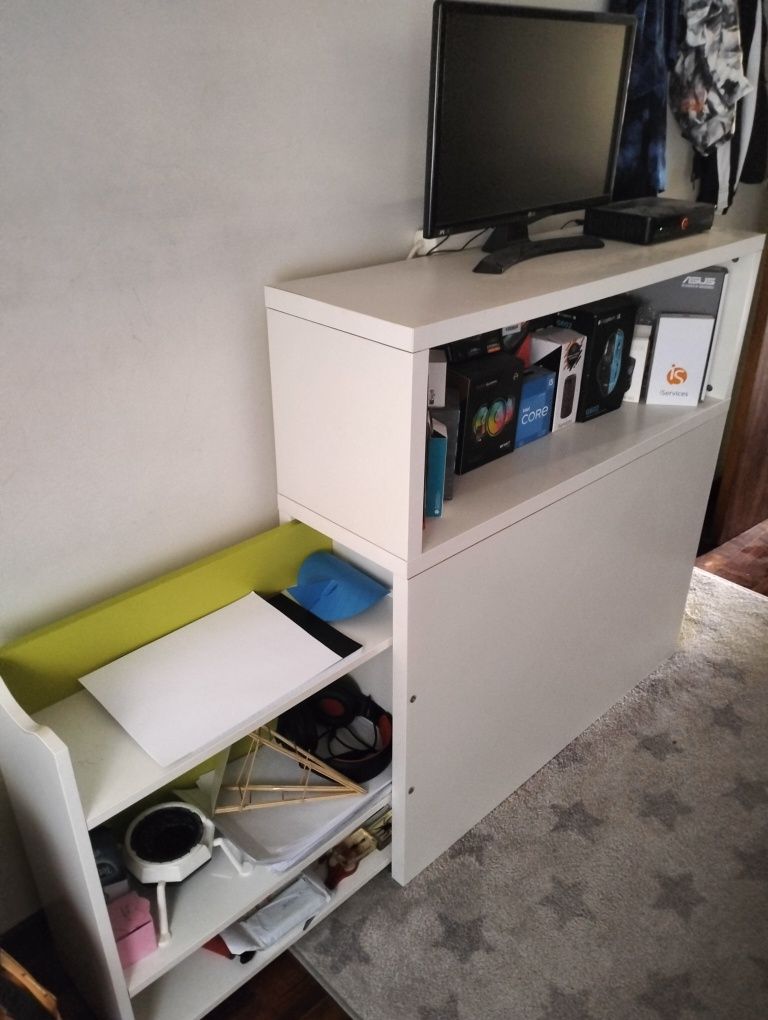 Mesa para tv e arrumação