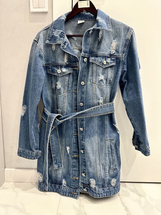 Продам джинсовую куртку ( полупальто