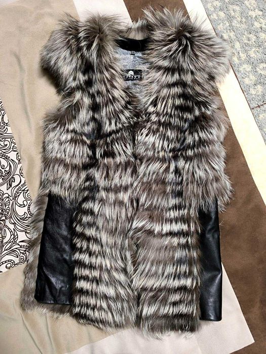 Жилет з натурального хутра чорнобурки Nessy's (S-M), довжина 80 см