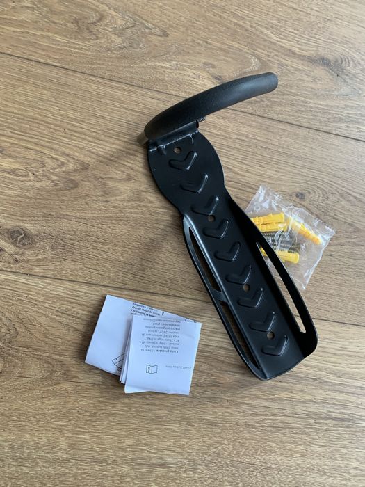 Wieszak do roweru na ścianę