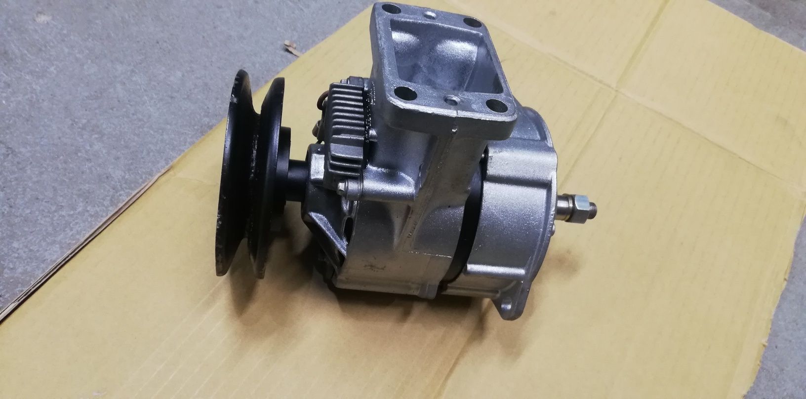 Fiat 126p alternator Magnetti Marelli oryginalny jak nowy