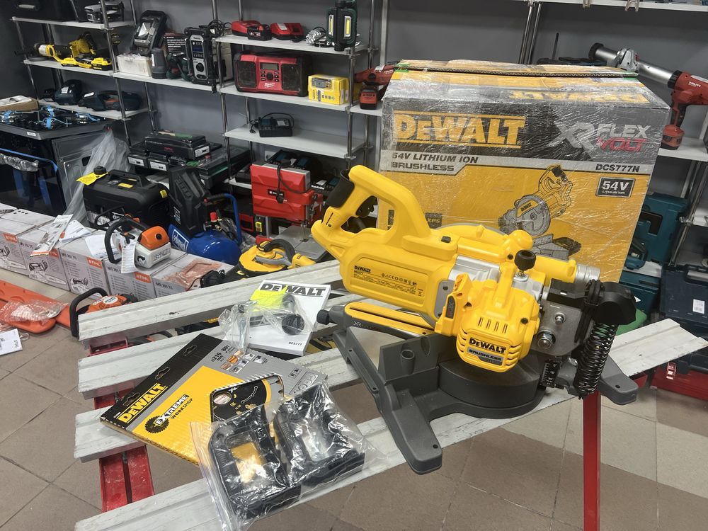 Пила торцовочная аккумуляторная XR FLEXVOLT DeWALT DCS777T2