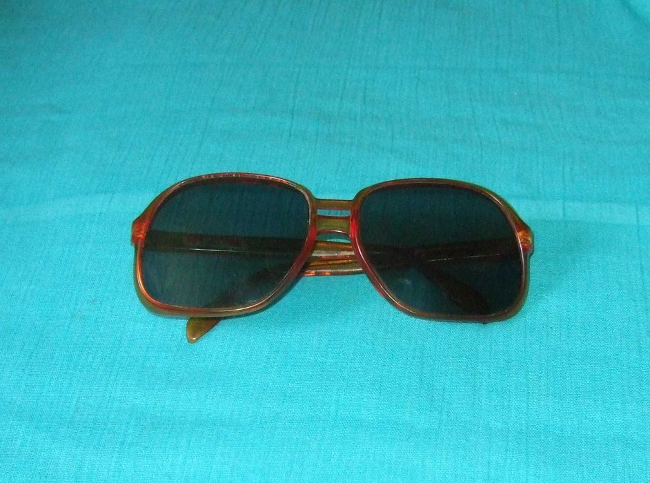 Очки из 70-х, Франция