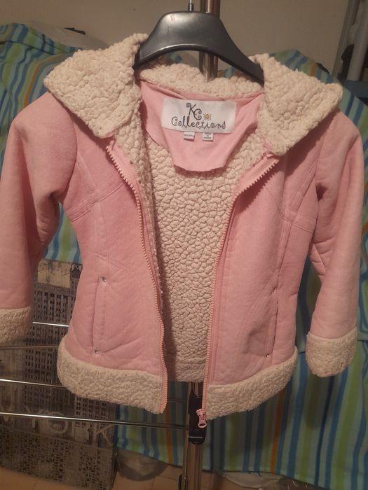 Casaco de menina de 4 anos rosa.