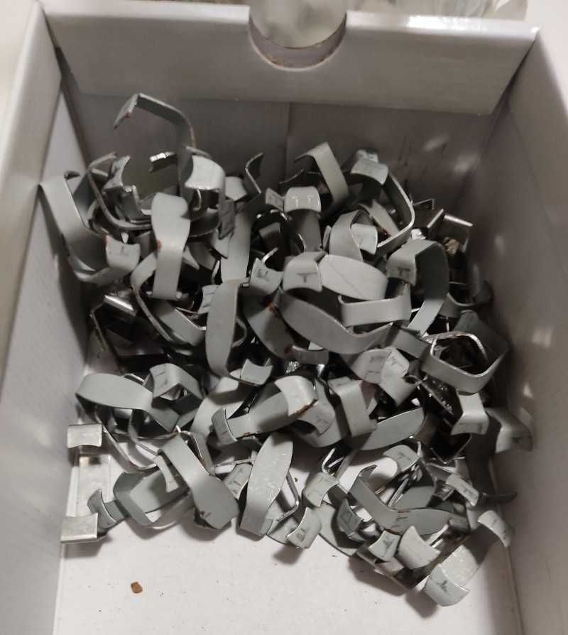 Material para encapsular garrafas de vinho