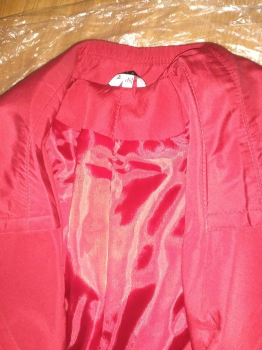Продам плащ  ,курточки48 р