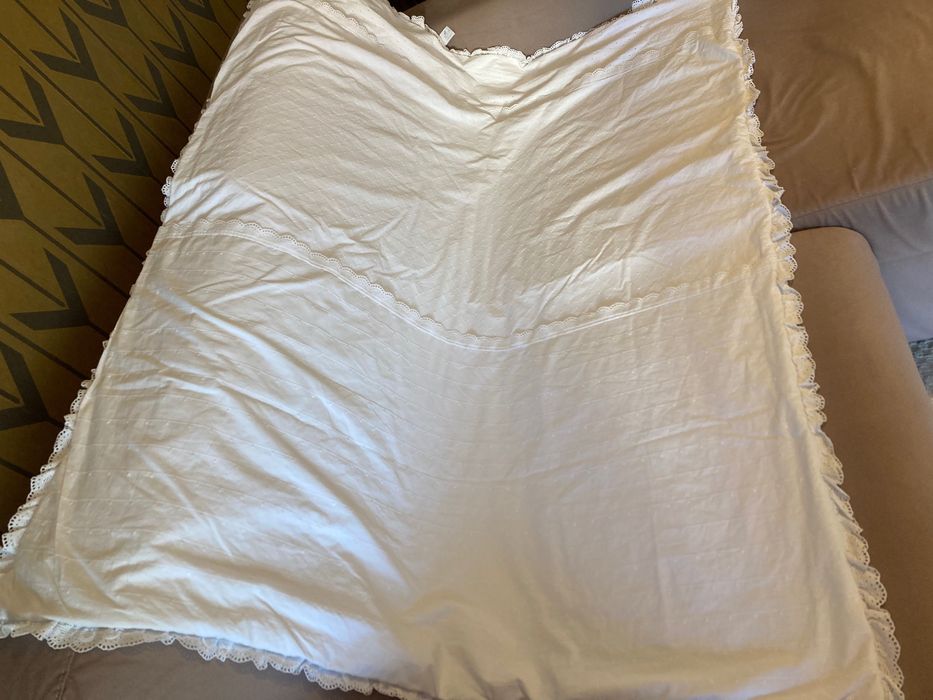 Colcha para cama de criança bordado inglês