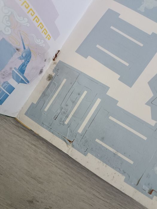 Zestaw magazynów My Little Pony 9 sztuk naklejki domki gazeta MLP