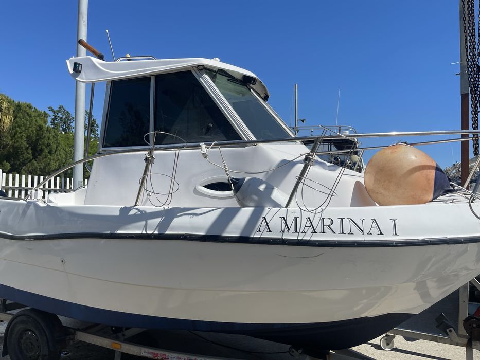 Barco classe 4 em bom estado