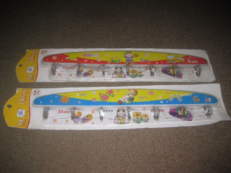 2 Cabides de Quarto para Menino e Menina/Novos e Embalados!