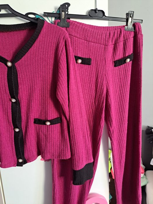 Komplet dla dziewczynki 140-146 sweterek spodnie