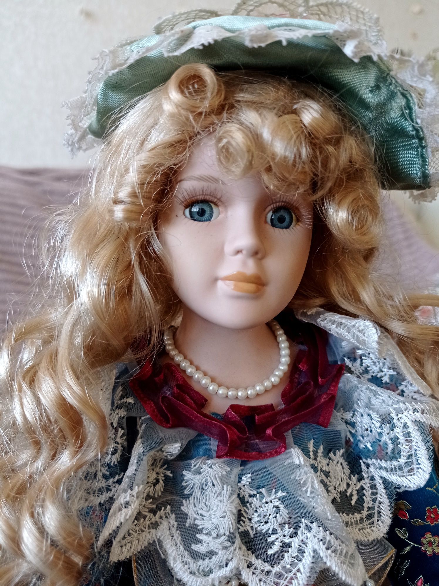 Порцелянова лялька ретро вінтаж колекційна