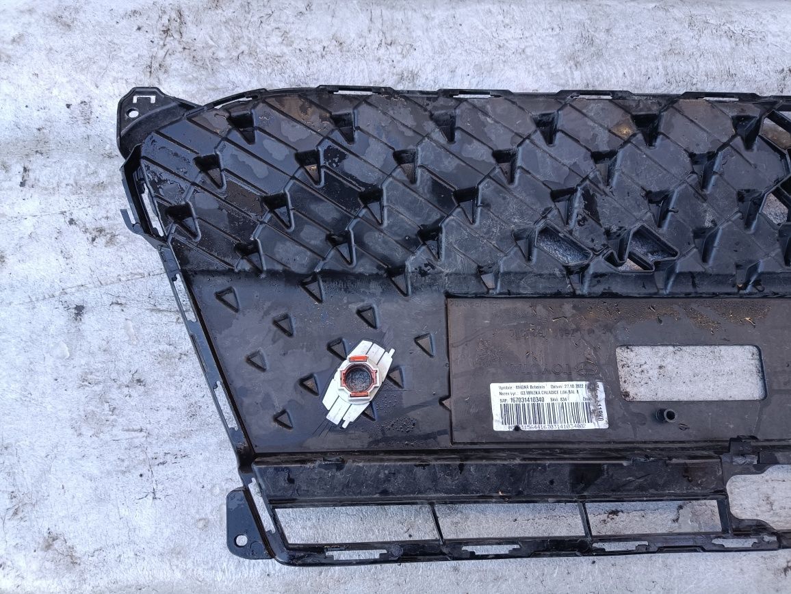 Toyota Aygo X atrapa grill wlot powietrza przód orginał wysyłka