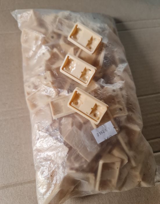 Командорки кутники меблеві Нові 2000 шт