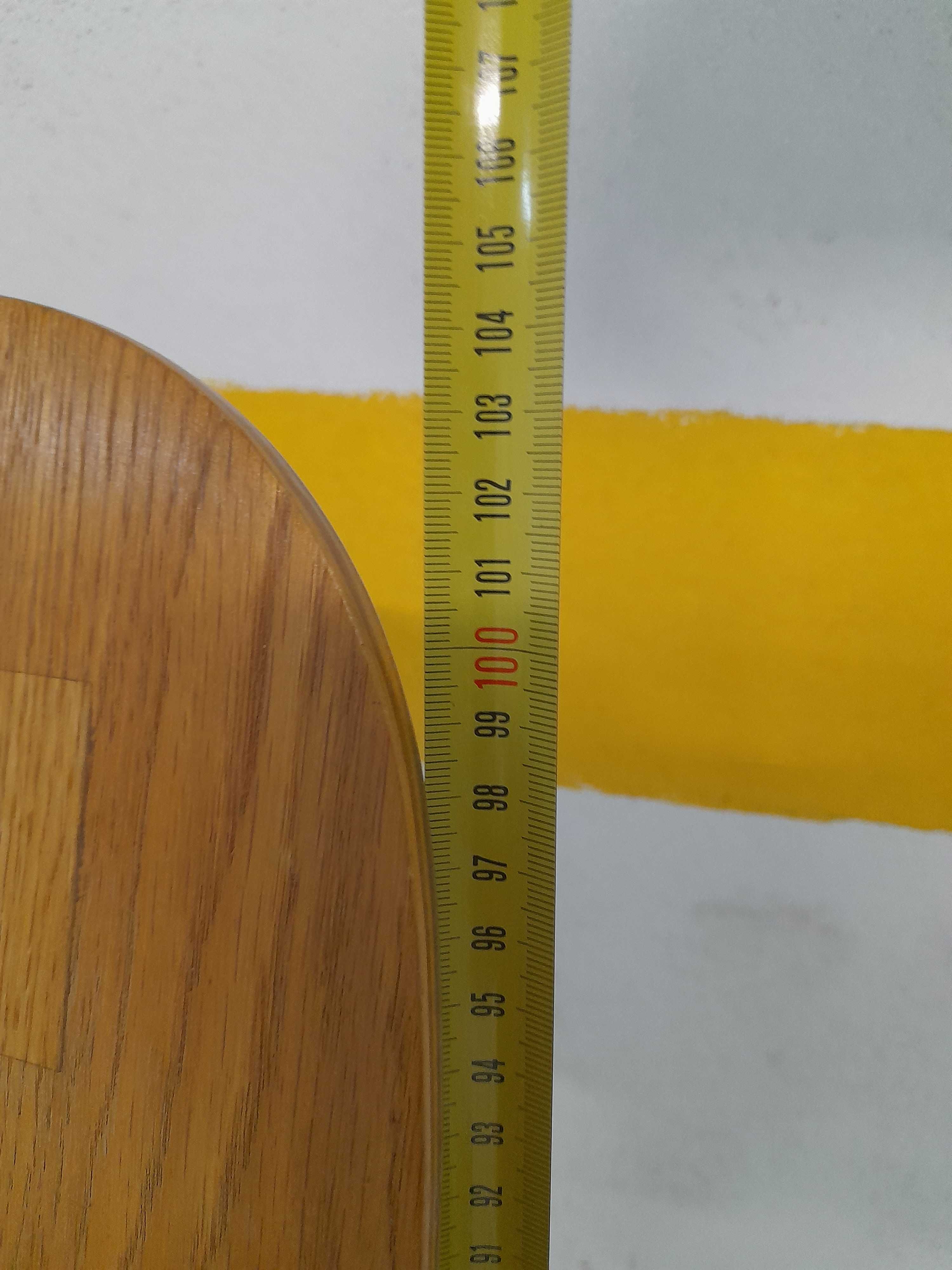 Banco alto/cadeira cerca de um metro, dobravel facil arrumação