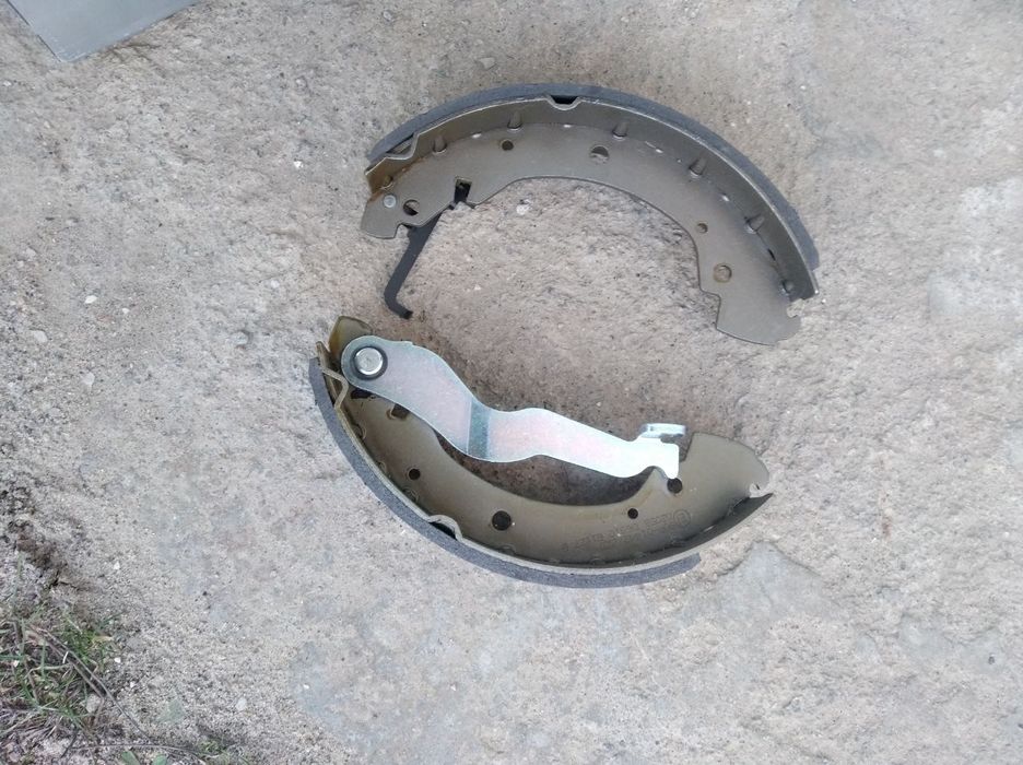 Продам задние тормозные накладки VW transporter T4