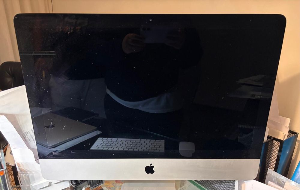 Imac 21.5'' 8GB i5 c/disco externo