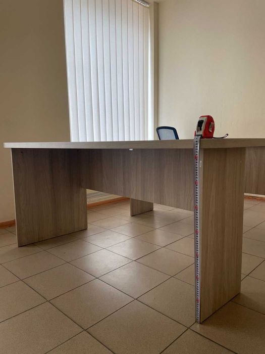 Продам офісні столи від 2000 грн