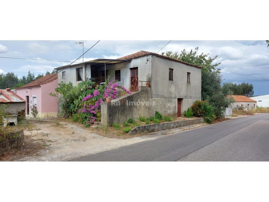 Moradia para recuperar com 2880m² - Beco, Ferreira do Zêzere