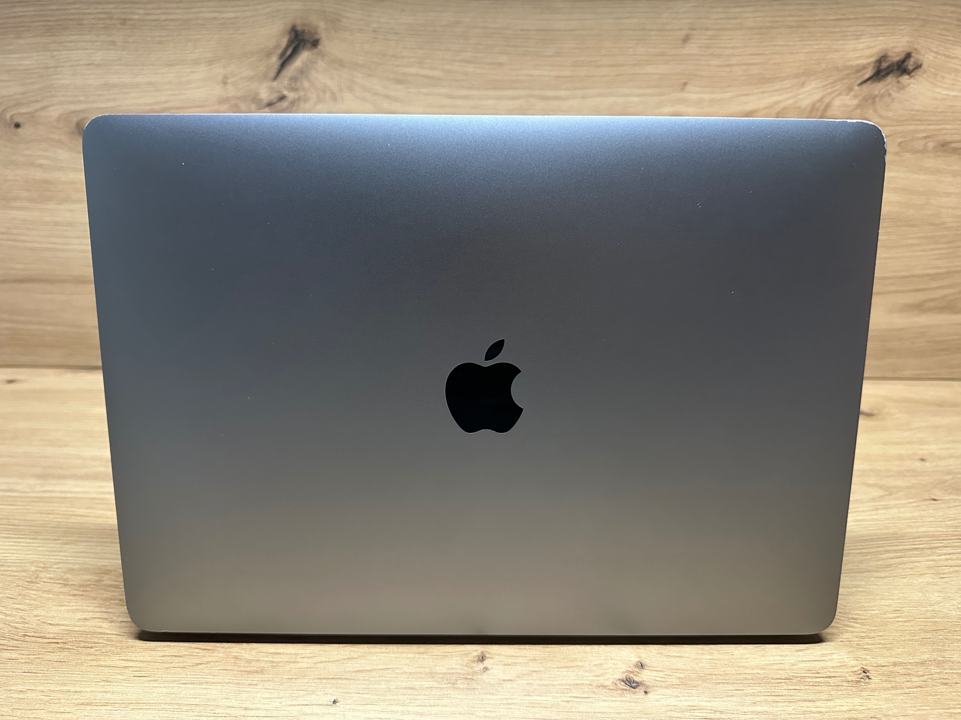 2020 Apple MacBook Pro 13'' M1 8gb 512gb SSD 18циклів