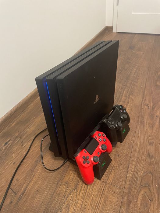 Sprzedam ps4 pro 1tb w dobrym stanie wizualnym i technicznym