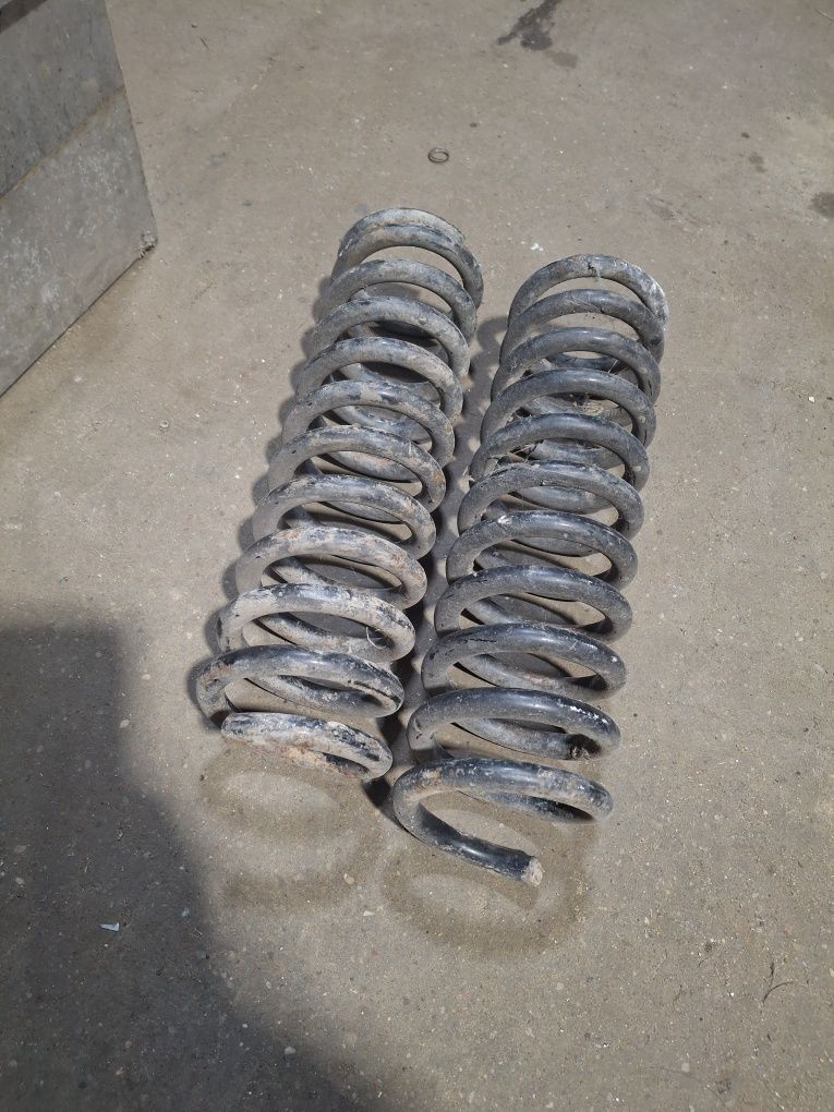 Sprężyny przód do liftu 4" suzuki Vitara