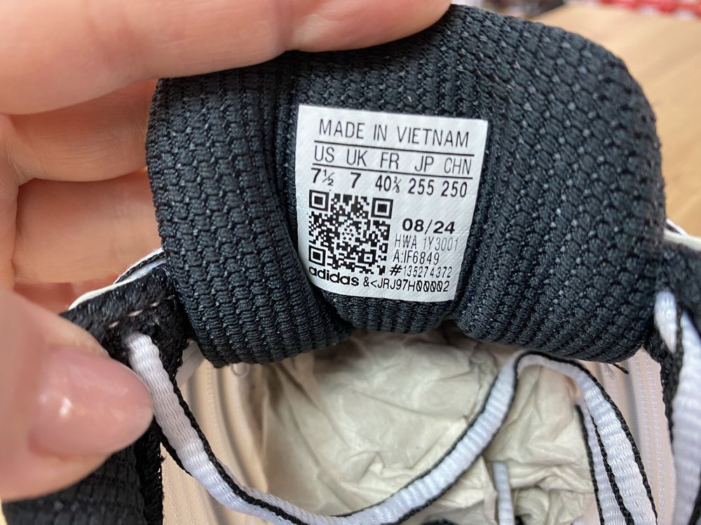 р.40,5  кросівки Adidas Climacool