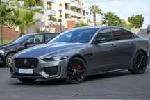 Jaguar XE 2.0 i4 R-Dynamic Black