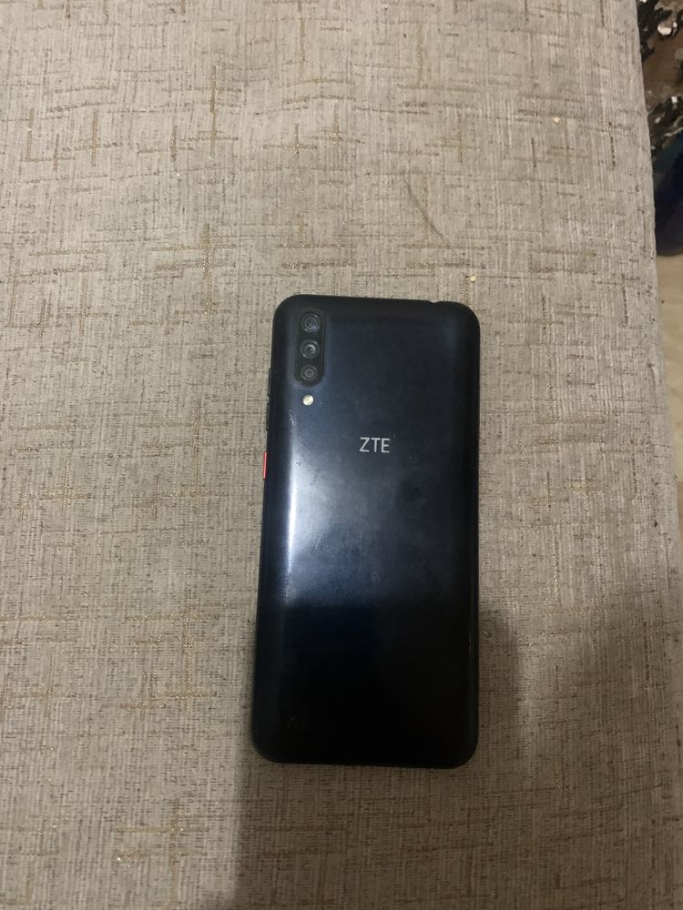 Продам телефон ZTE Blade A7