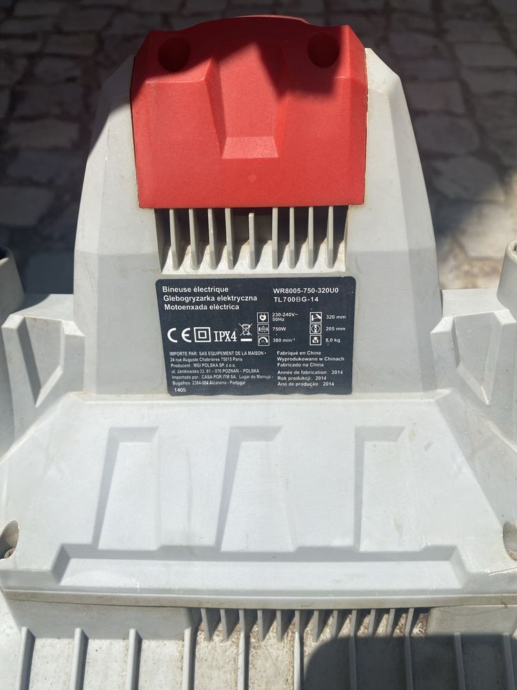 Moto-enxada, equipamento agrícula