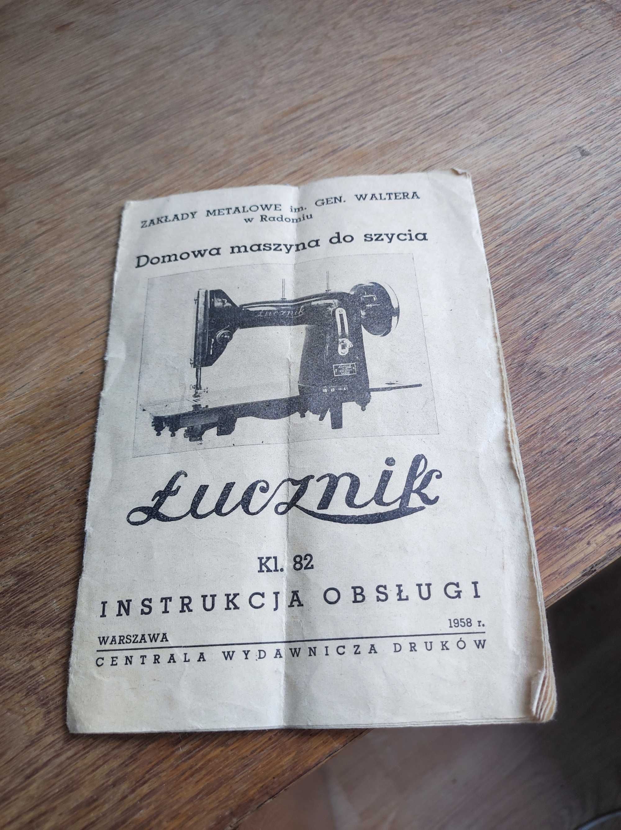 Maszyna do szycia Łucznik kl. 82 wraz z szafką