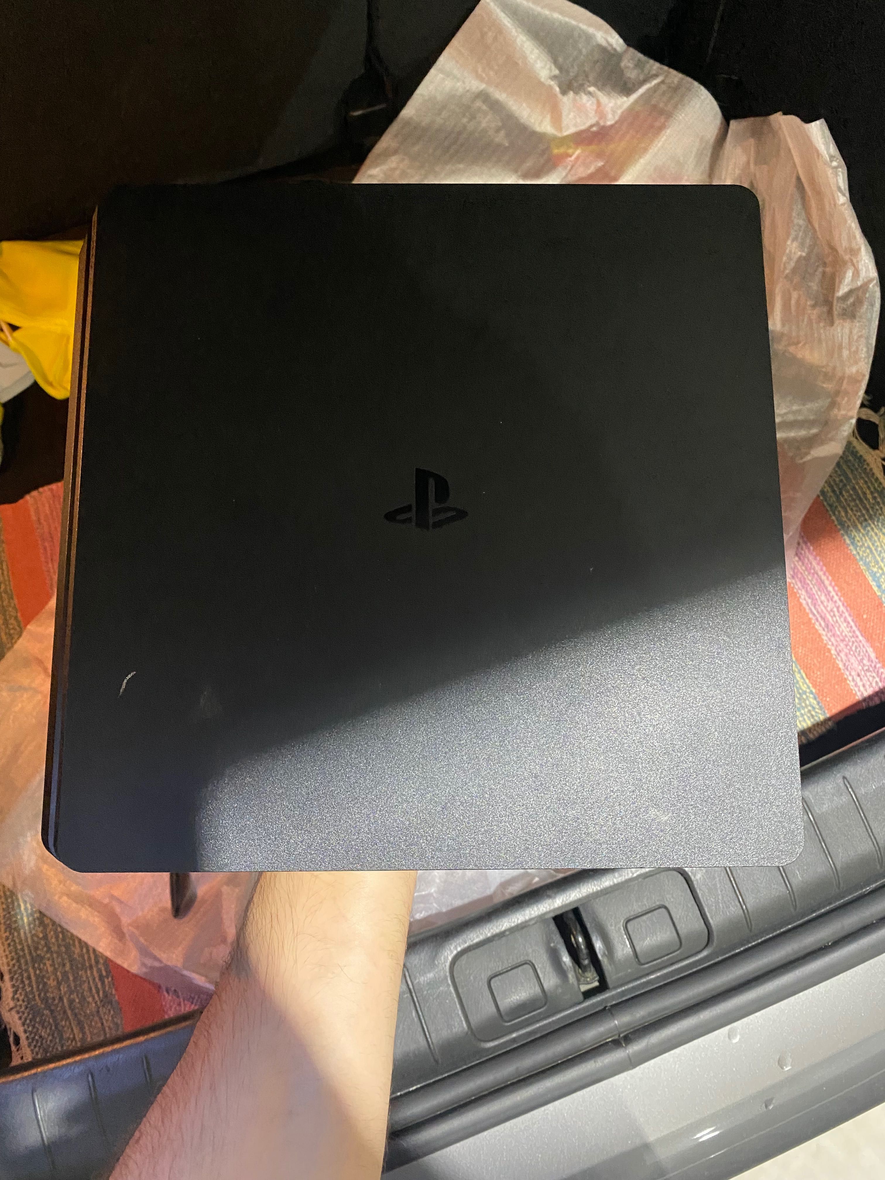 PS4 SLIM 1TB ( sem comando)