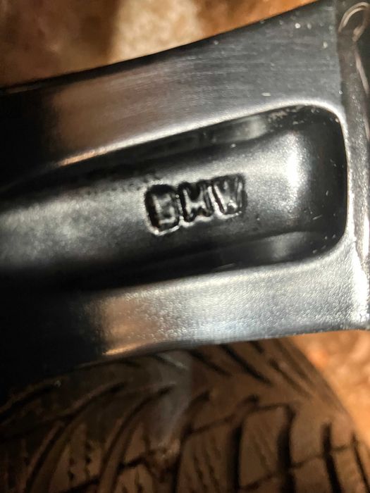 Felgi Alu 16 Oryginał BMW F20 F21 F22 F23 Czarne 5x120 Opony zimowe