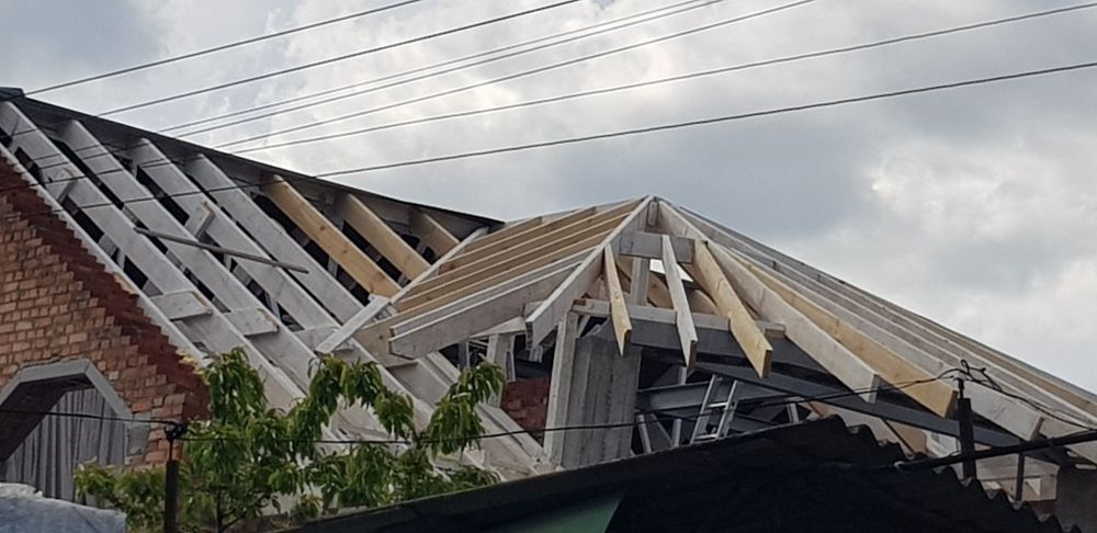 Покрівельні роботи любих конфігурацій.