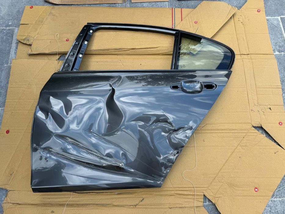 Двері дверка задня ліва під ремонт БМВ BMW 3 F30 2016 рест B39