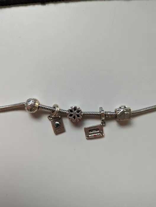 Bransoletka Pandora + 5 charmsów