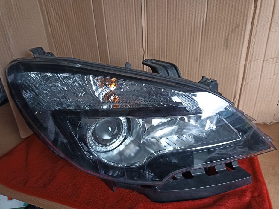 Lampa Opel Mokka Xenon