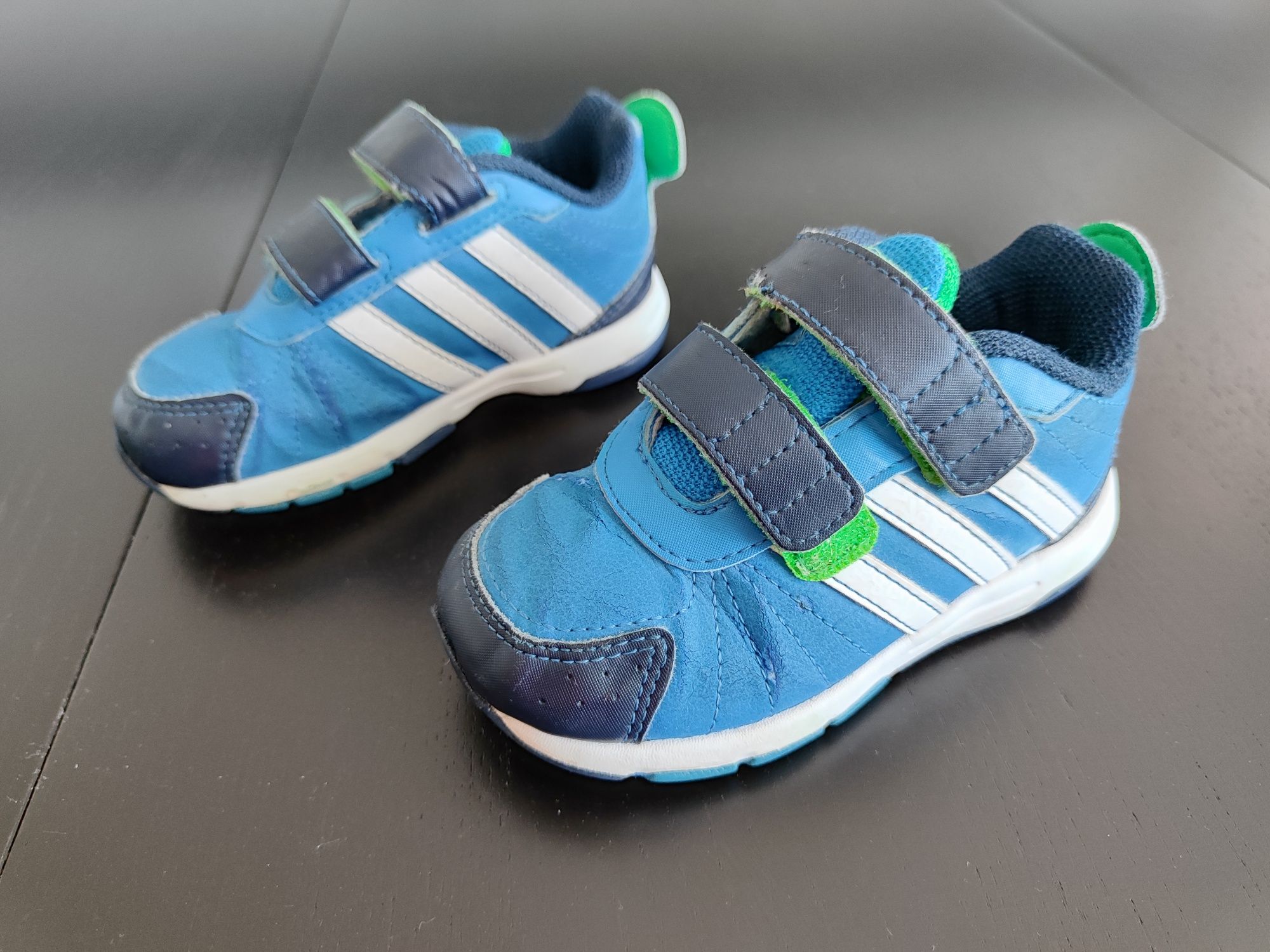 Sapatilhas Adidas - Tamanho 23