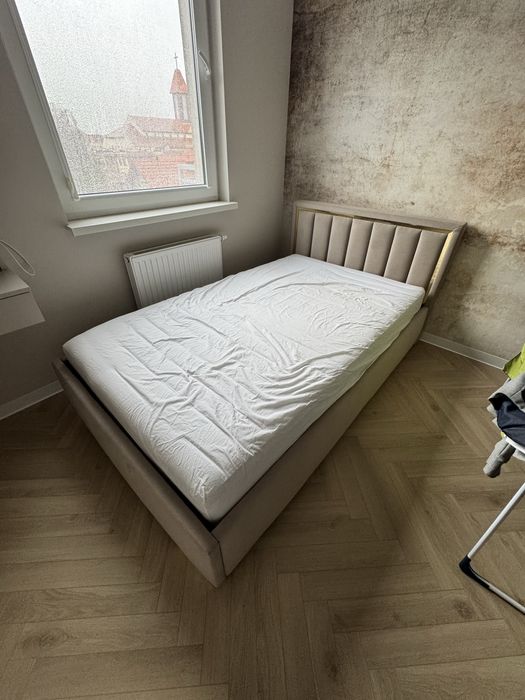 Łóżko i materac z pojemnikiem i stelażem 120x200