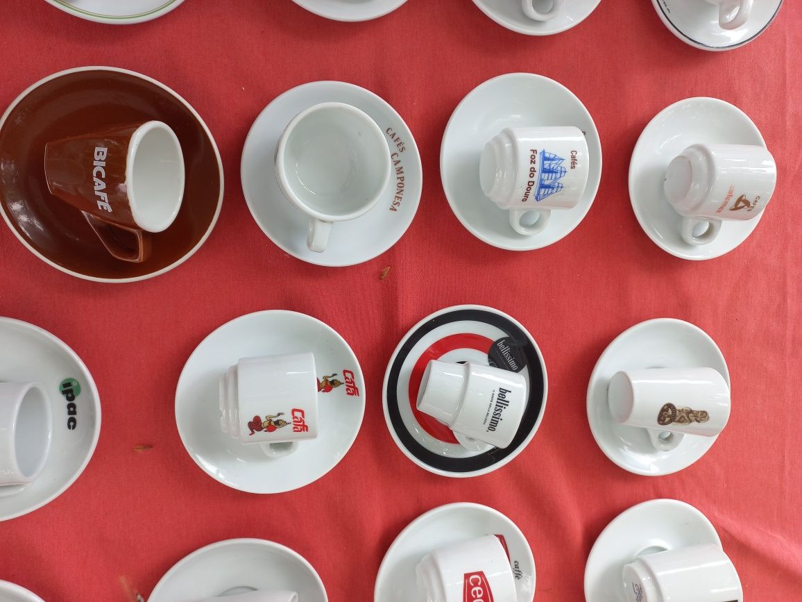 Chavenas de Café Antigas com Publicidade