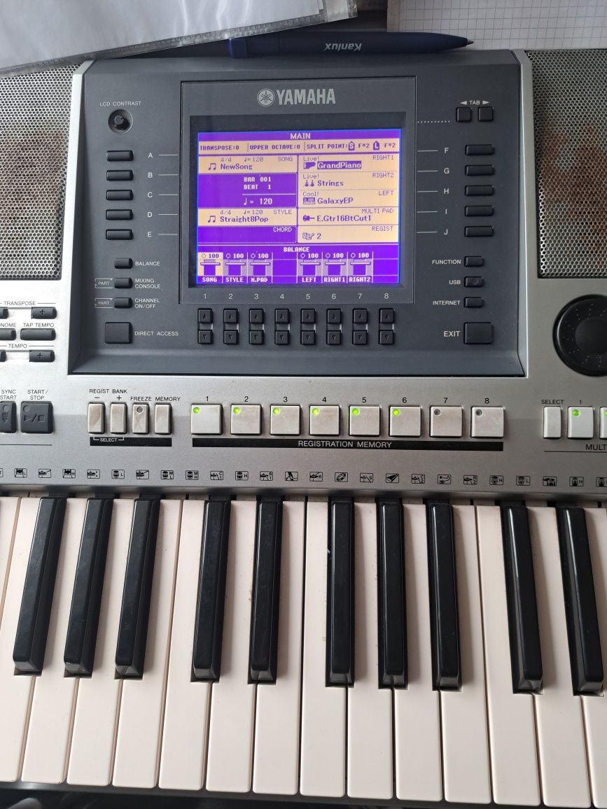 Keyboard Yamaha Psr-s700