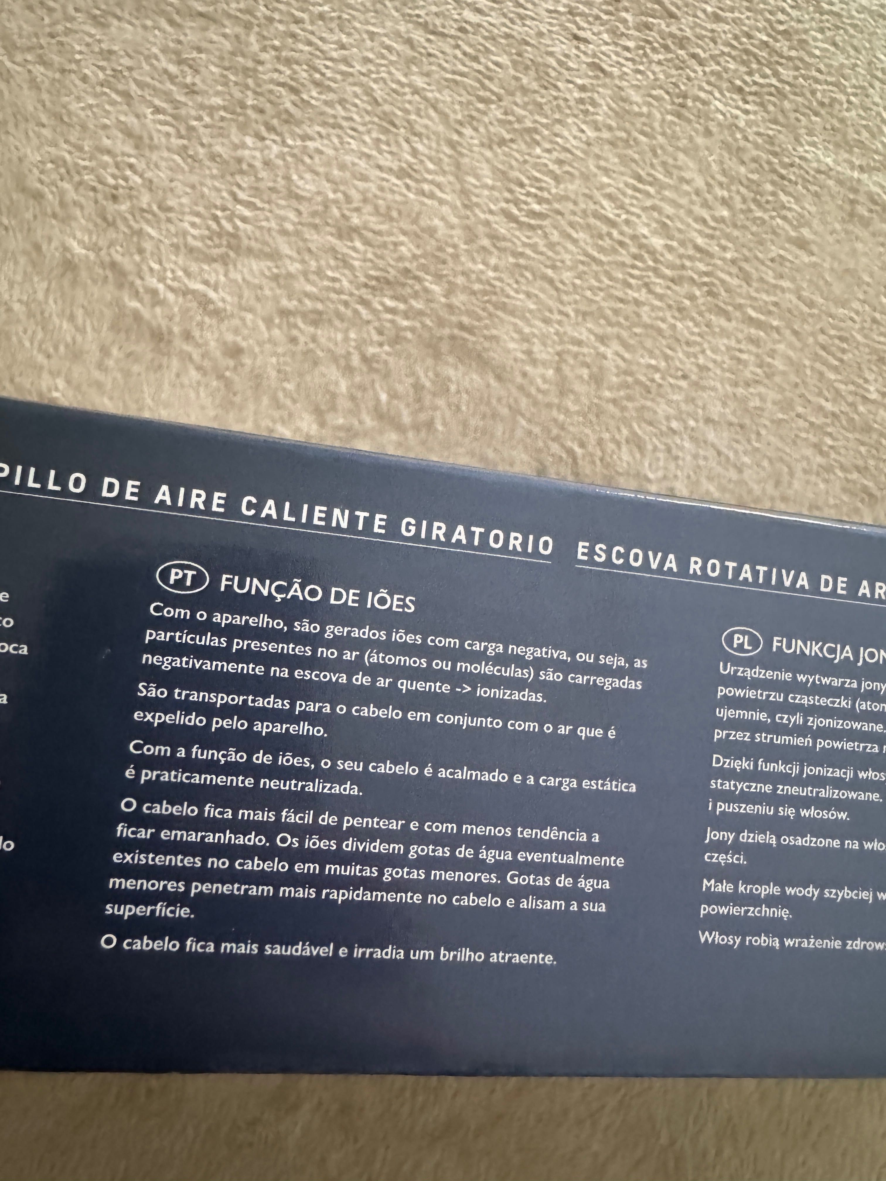 Escola Rotativa para o Cabelo de Ar Quente