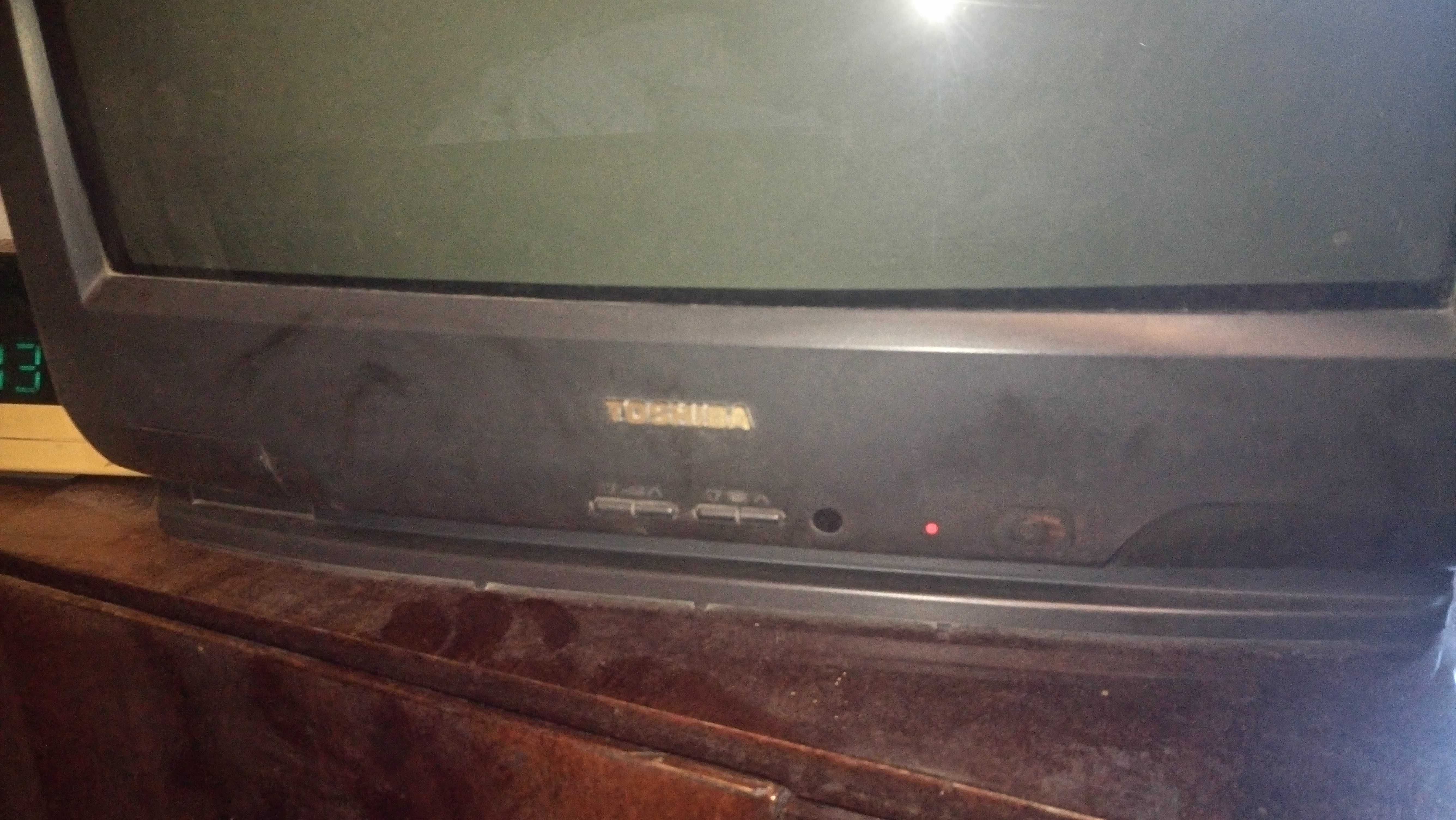 Телевизор Toshiba 2140RS рабочее состояние